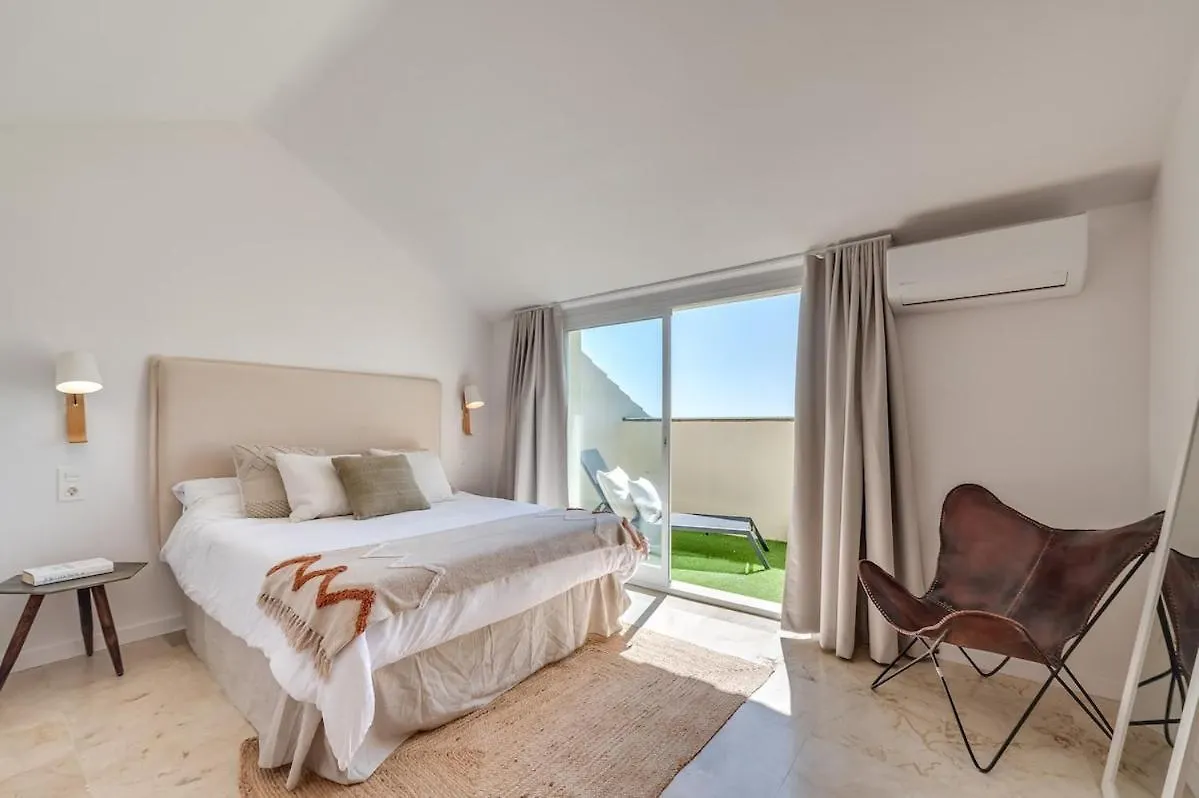 New Modern Townhouse In Marbellaアパートメント 0*, マルベーリャ