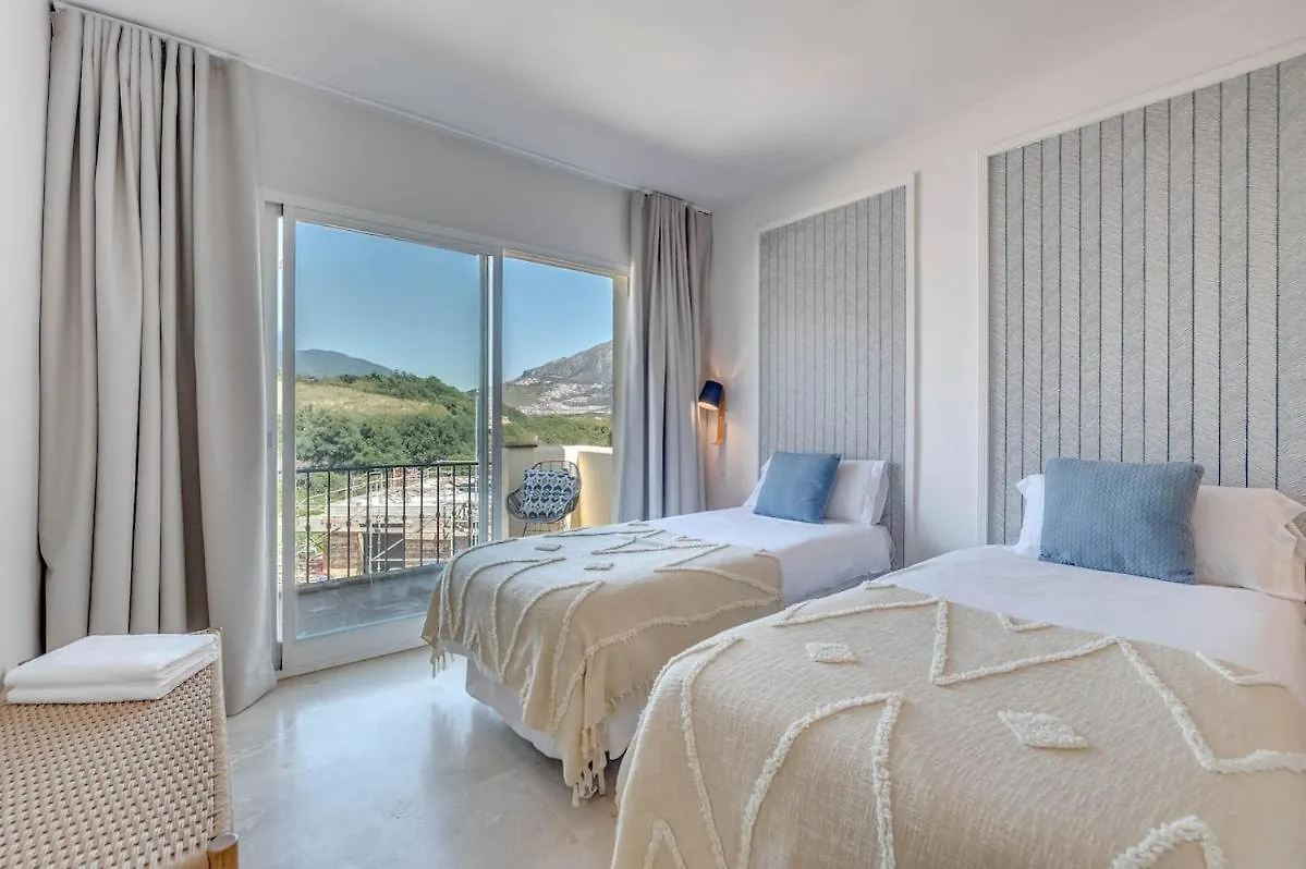 New Modern Townhouse In Marbellaアパートメント 0*, マルベーリャ