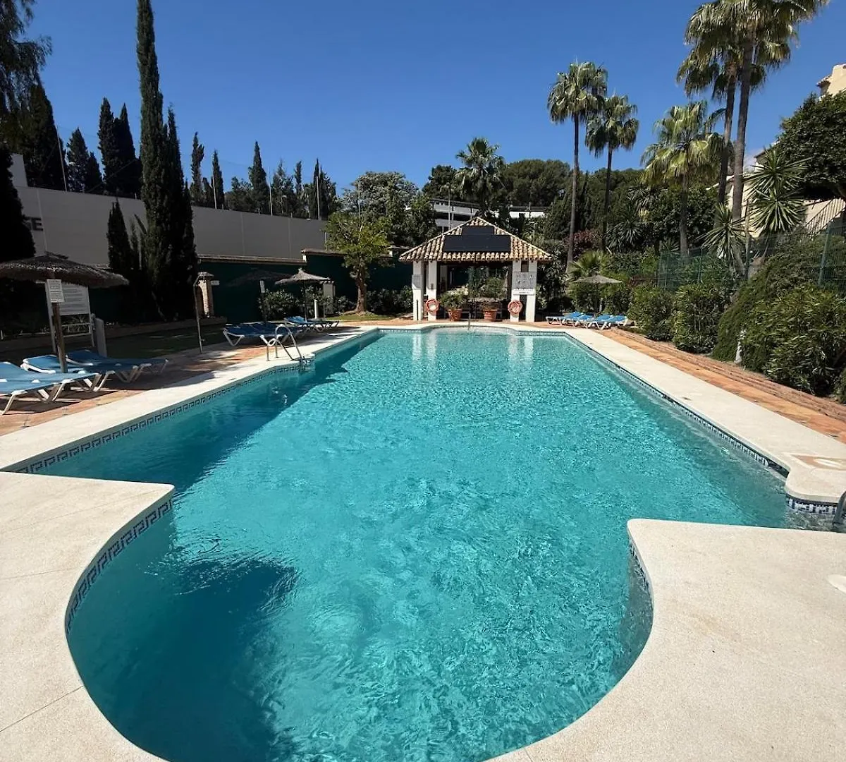 アパート New Modern Townhouse In Marbellaアパートメント スペイン