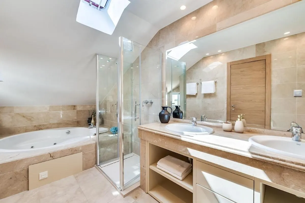 شقة New Modern Townhouse In ماربيا 0*,
